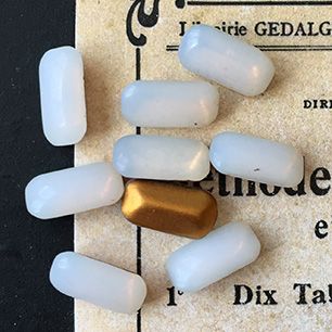 glass rhinestone in white for jewelry making