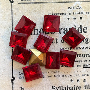 glass rhinestone in red for jewelry making