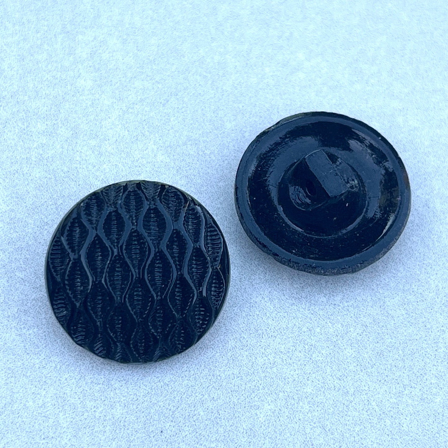 VP-6124 18mm Czech Vintage Blackglass Button