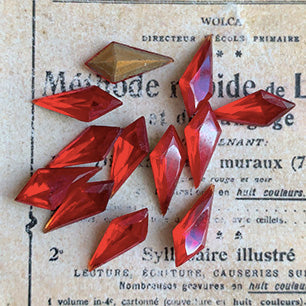 glass rhinestone in red for jewelry making