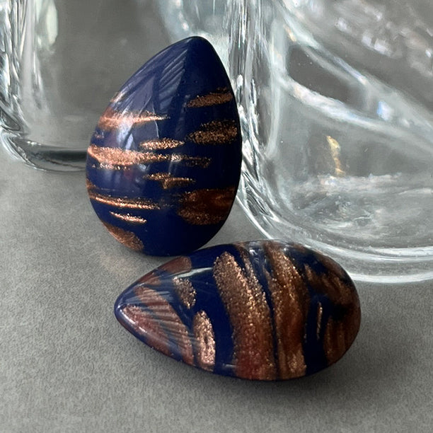 pear-shaped glass rhinestone in navy for jewelry making