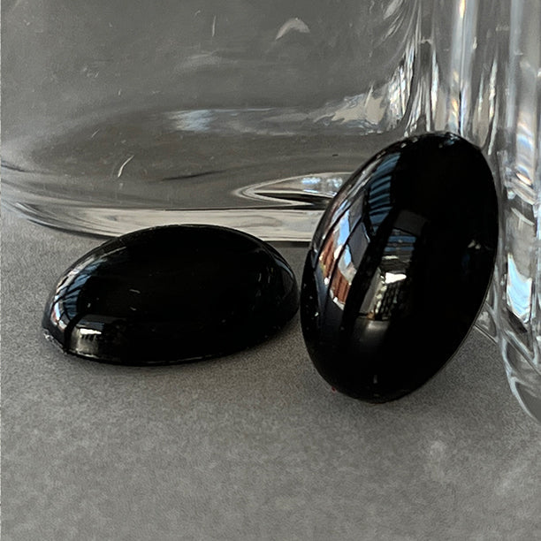 glass cabochon in black for jewelry making