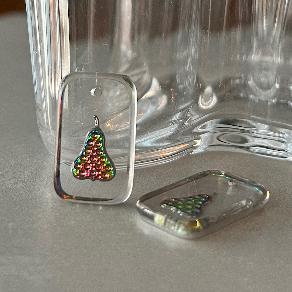 Vintage West German Intaglio Pear Charm 20x12 VP-9002