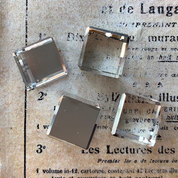 Vintage Comet Agent Light Square Cube 10mm Swarovski VPL-8297