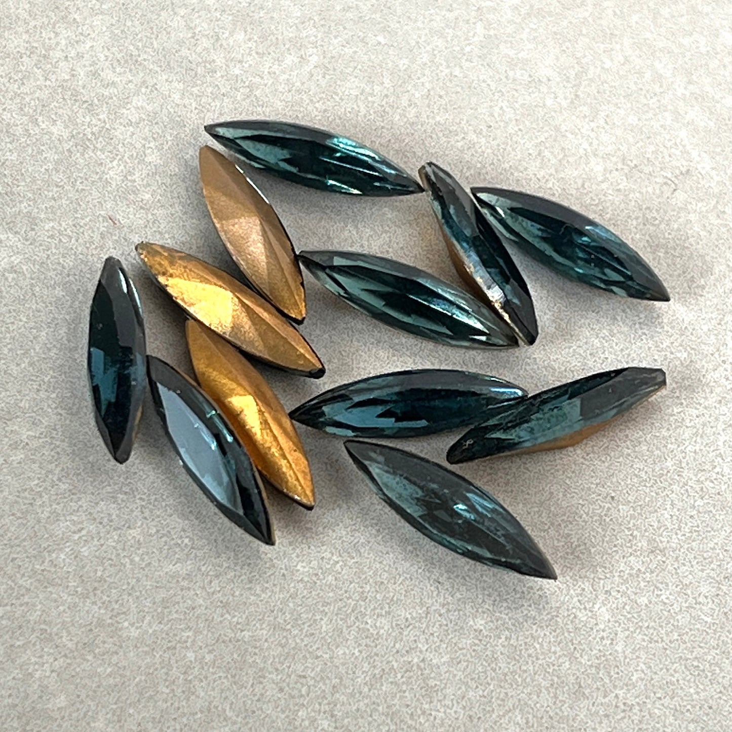 glass rhinestone in blue for jewelry making