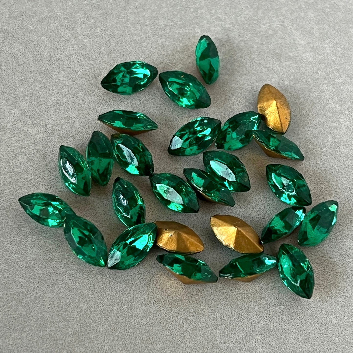 glass rhinestone in green for jewelry making
