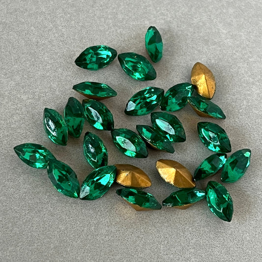 glass rhinestone in green for jewelry making