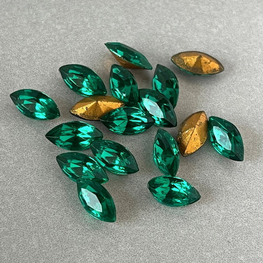 glass rhinestone in green for jewelry making