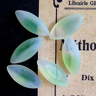 glass rhinestone in green for jewelry making