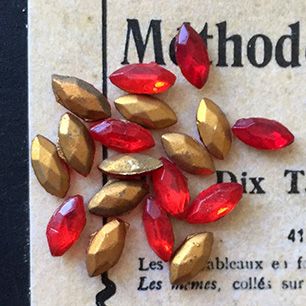 glass rhinestone in red for jewelry making