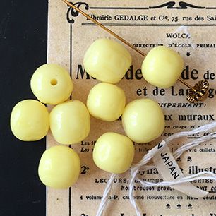 Vintage Japan Haskell Glass Cream Yellow Baroque Bead 12mm VP-3160