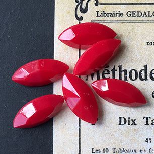 glass rhinestone in red for jewelry making