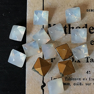 glass rhinestone in white for jewelry making