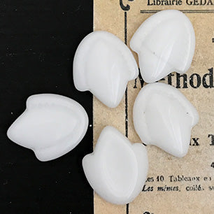 Vintage Glass Milk Glass Petal 16x13mm VP-4228