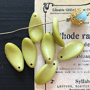 Vintage Acrylic Green Bead 18x9mm VP-5163