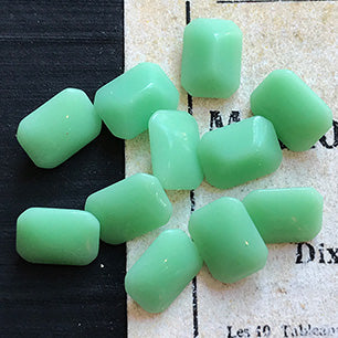 glass rhinestone in green for jewelry making