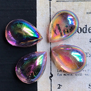pear-shaped glass cabochon for jewelry making