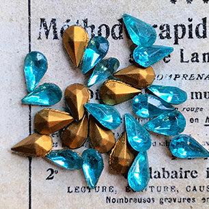 pear-shaped glass rhinestone in blue for jewelry making