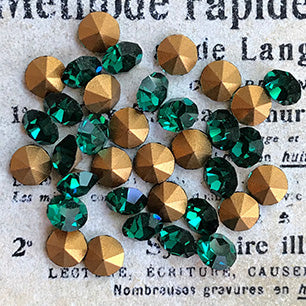 glass rhinestone in green for jewelry making