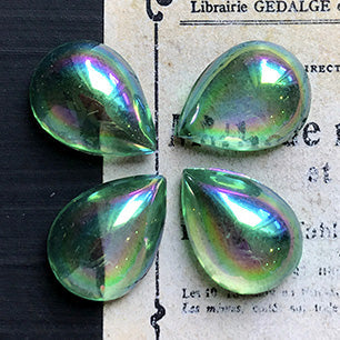 pear-shaped glass cabochon for jewelry making