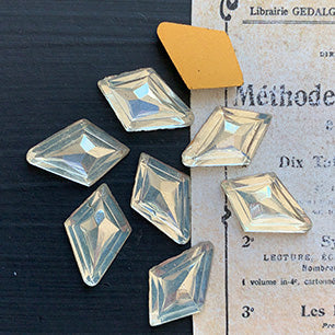 glass cabochon in crystal for jewelry making