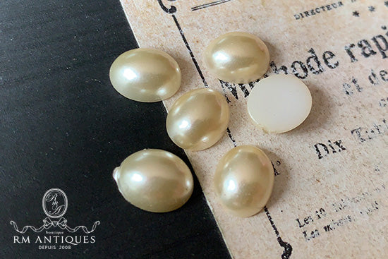 VP-7621 12x10 Vintage lucite Cabochon pearl Oval