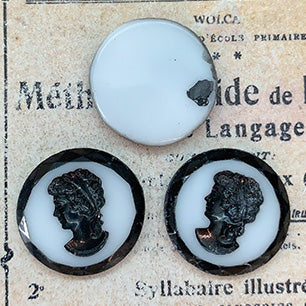 glass cabochon in black for jewelry making