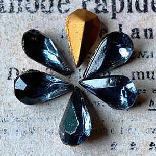 pear-shaped glass rhinestone in blue for jewelry making