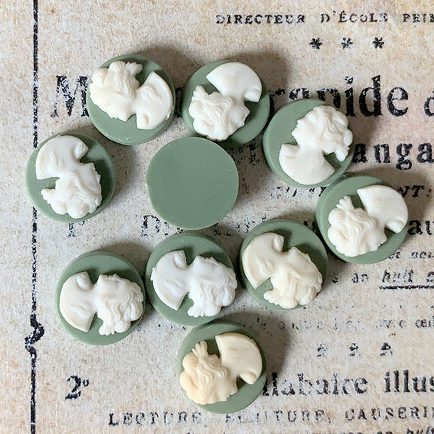 glass cabochon in green for jewelry making
