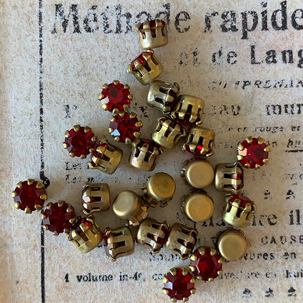 glass rhinestone in red for jewelry making