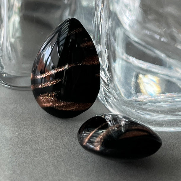 pear-shaped glass rhinestone in black for jewelry making