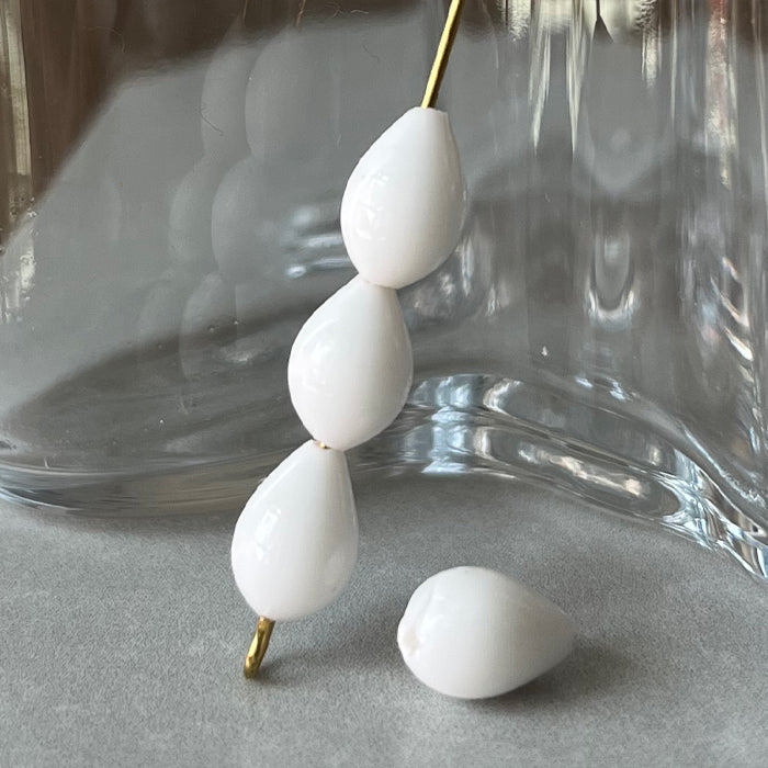 Vintage Japan Glass Milk Glass Bead 9x6mm VP-8837