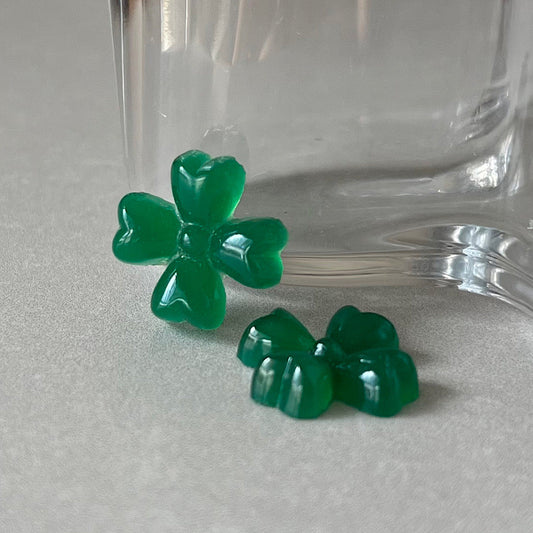 glass cabochon in green for jewelry making