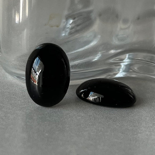 glass cabochon in black for jewelry making